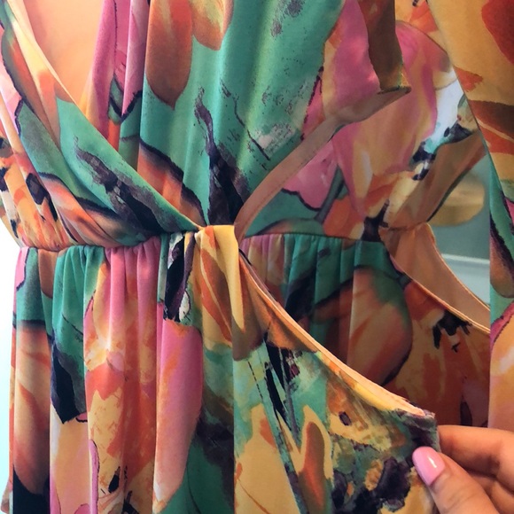 Floral bell sleeved with side cut out dress - Picture 3 of 4